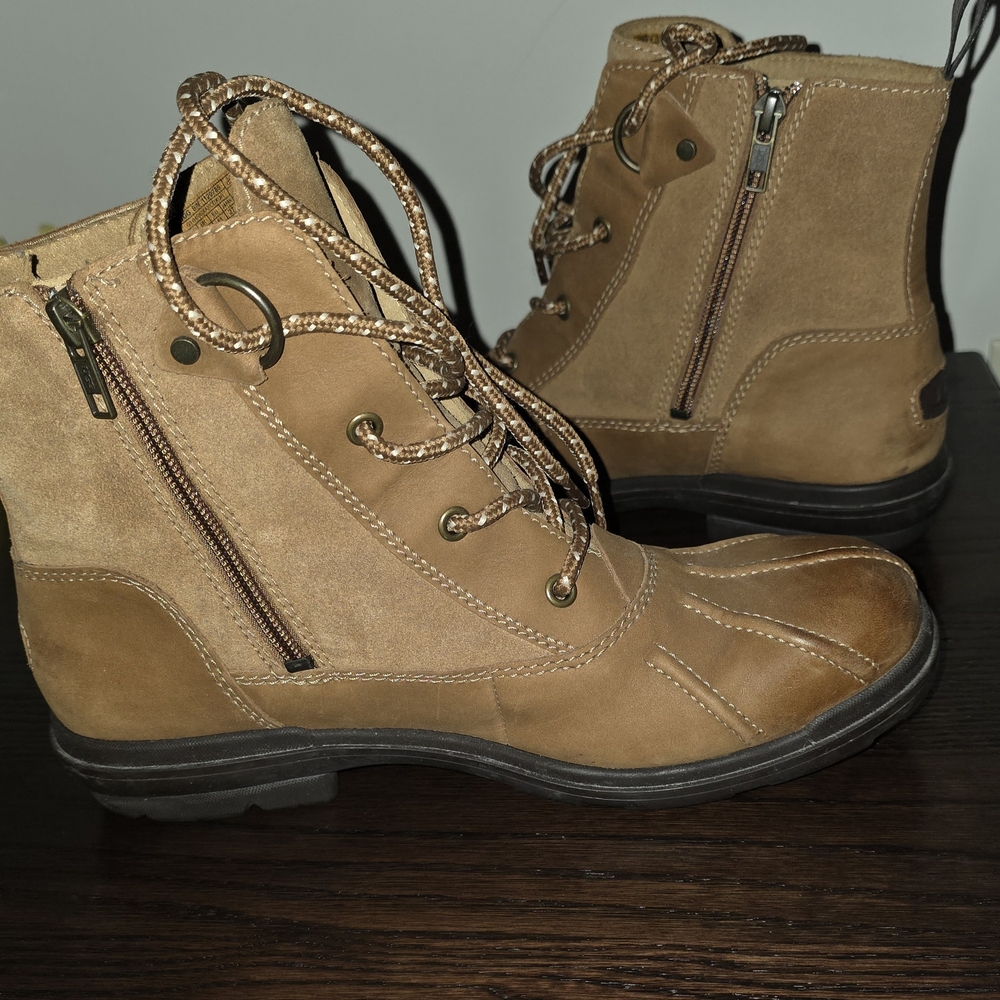 UGG Hapsburg Brown Lace-Up Boots for Women - Picture 3 of 5
